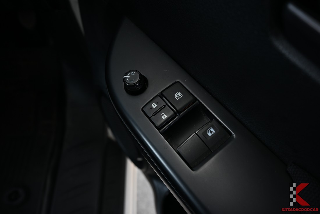 
								Toyota Revo COG 3866 full									