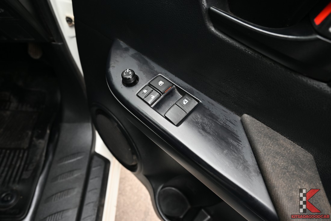 
								Toyota Revo MPC COOL 958 full									