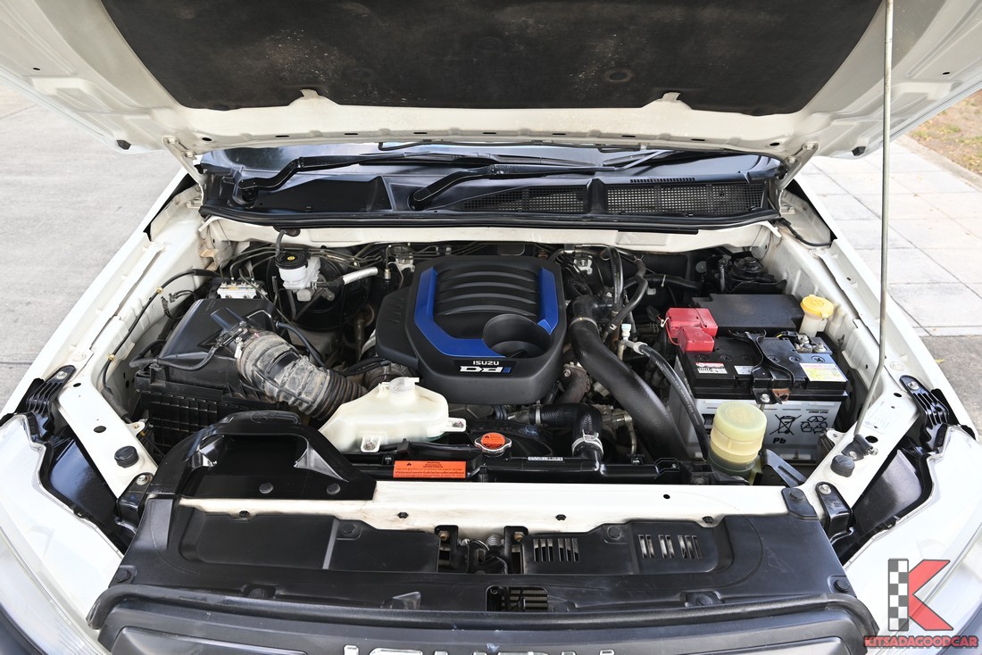 
								ISUZU D-Max CARGO 1337 full									