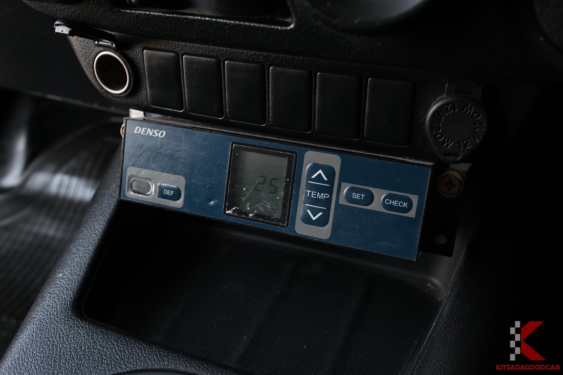 
								Toyota Revo COOL 9826 full									