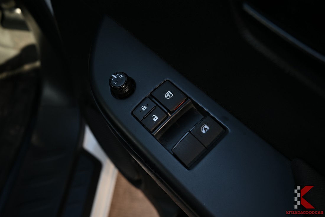 
								Toyota Revo MPC COOL 7877 full									