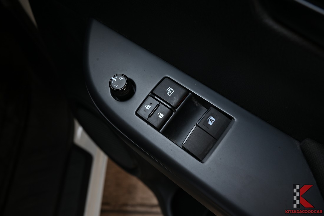 
								Toyota Revo MPC COOL 1987 full									