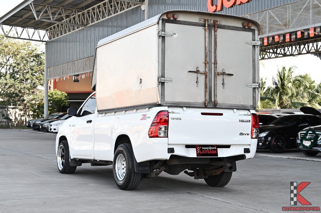
								Toyota Revo CARGO 2679 full									