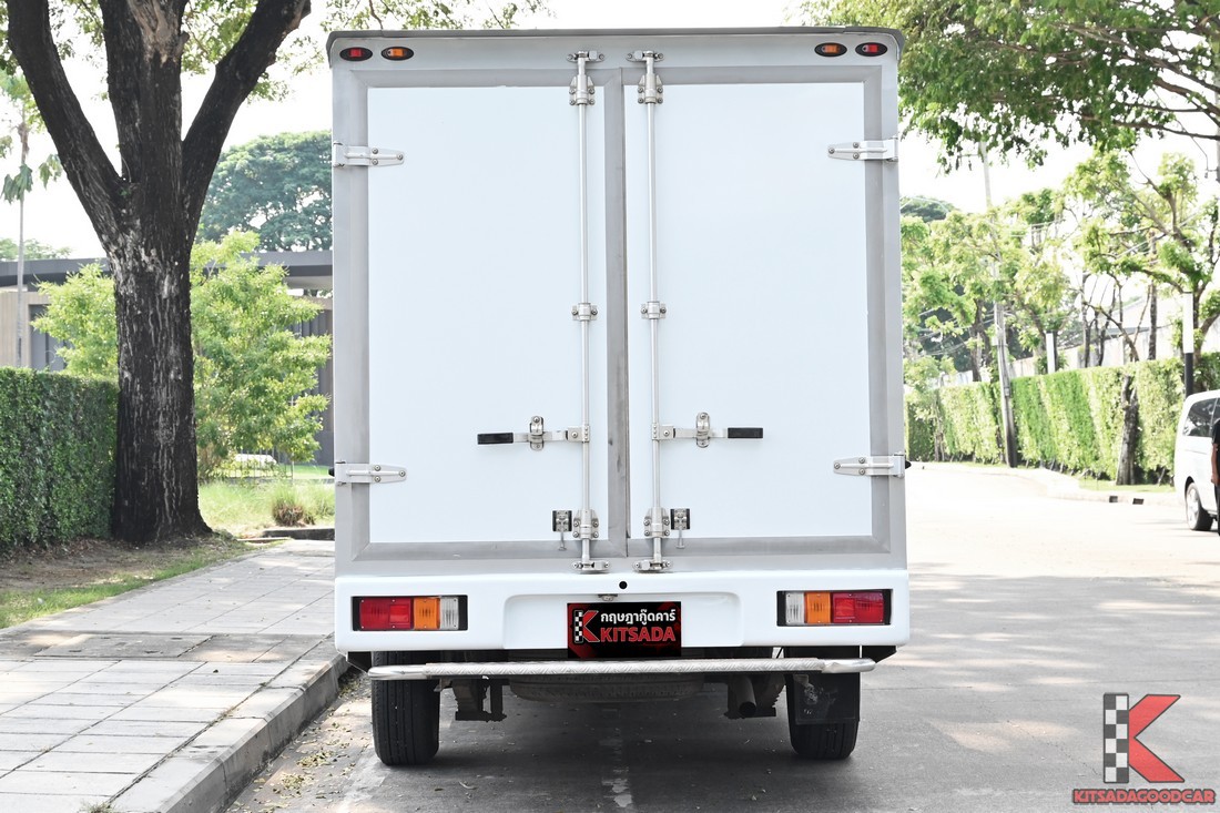 
								ISUZU D-Max CARGO 1337 full									