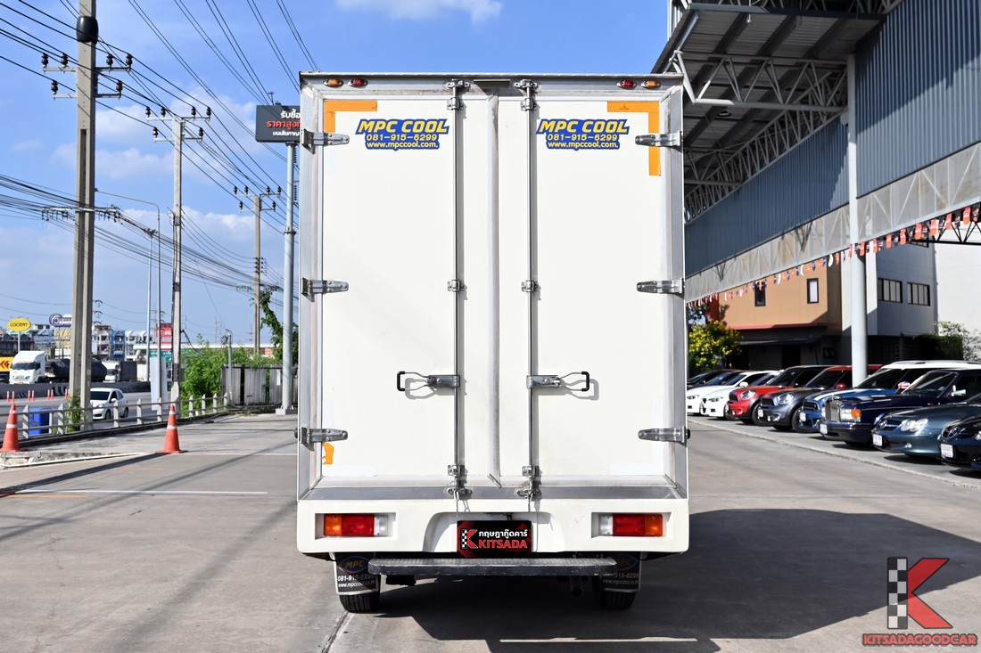 
								Toyota Revo MPC COOL 7877 full									