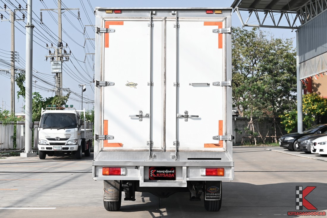 
								Toyota Revo MPC COOL 1987 full									