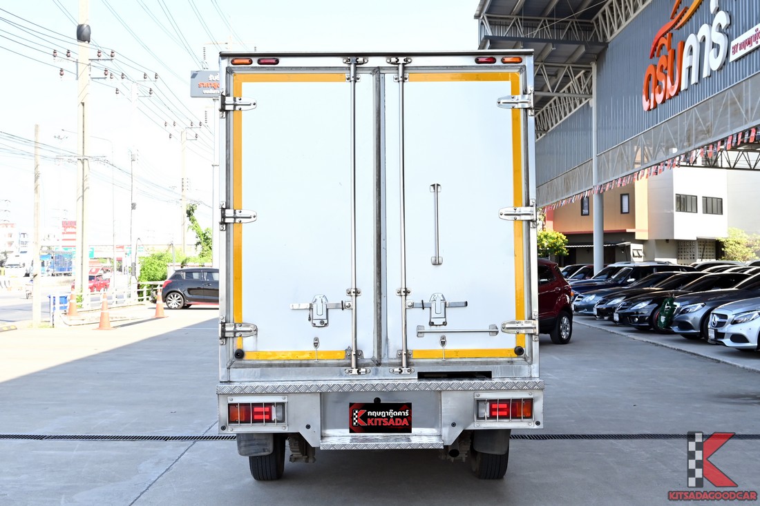 
								Toyota Revo COOL 9826 full									