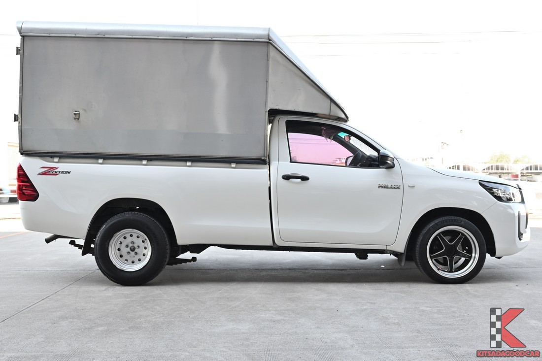
								Toyota Revo CARGO 2679 full									