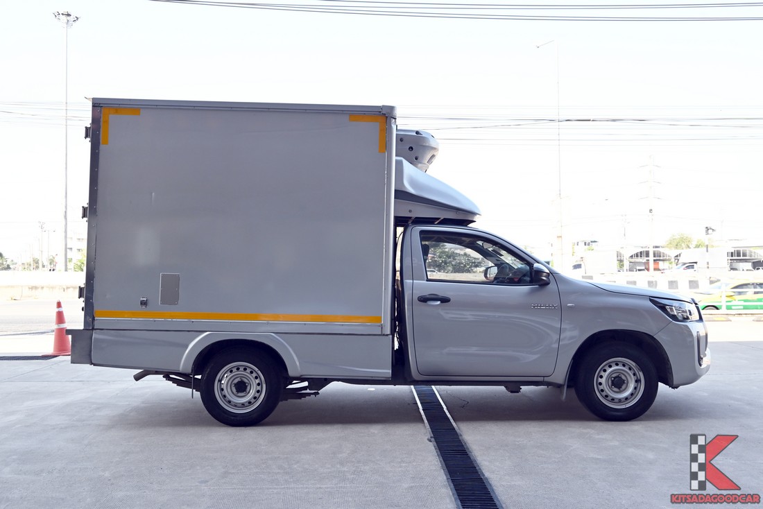 
								Toyota Revo COOL 9826 full									