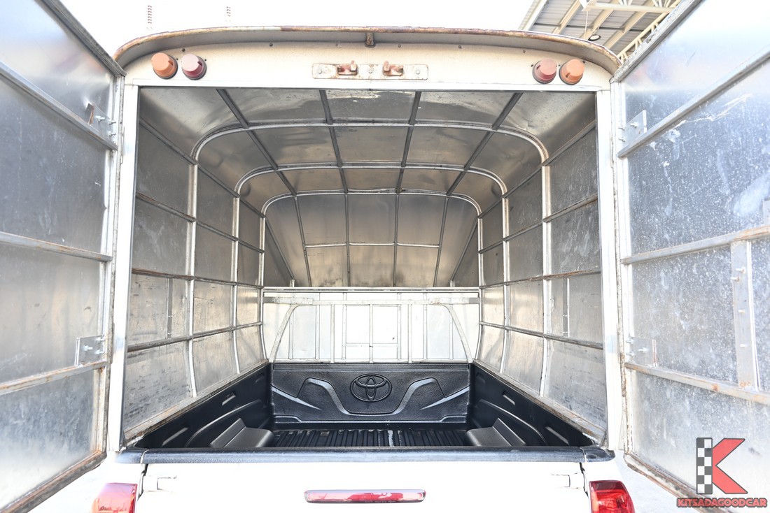 
								Toyota Revo CARGO 2679 full									