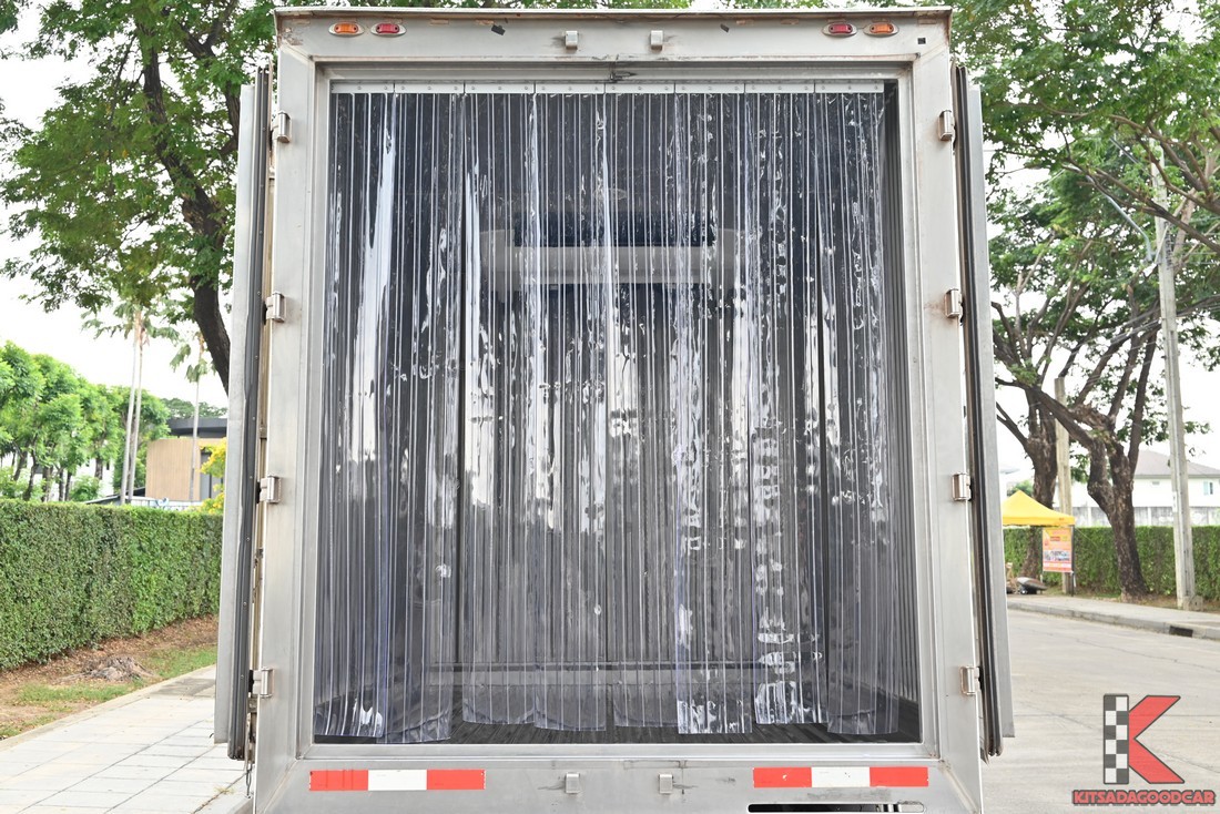 
								Toyota Revo MPC COOL 958 full									