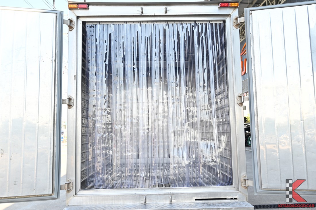 
								Toyota Revo COOL 443 full									