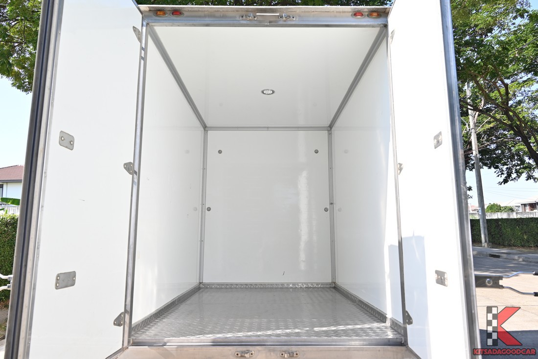 
								Toyota Revo COG 3866 full									