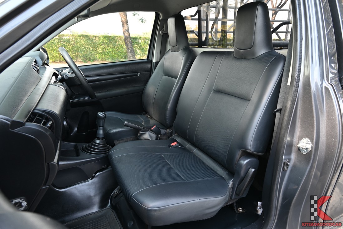 
								Toyota Revo KOG 8682 full									