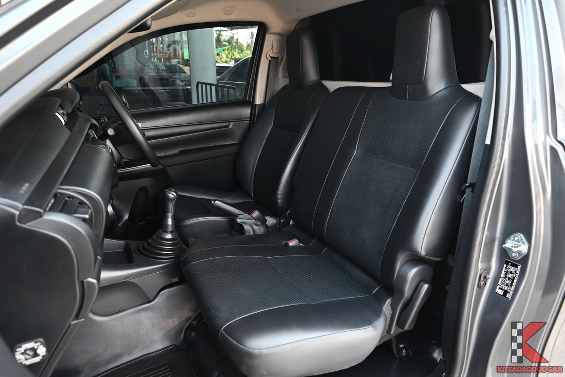 
								Toyota Revo CARGO 5641 full									