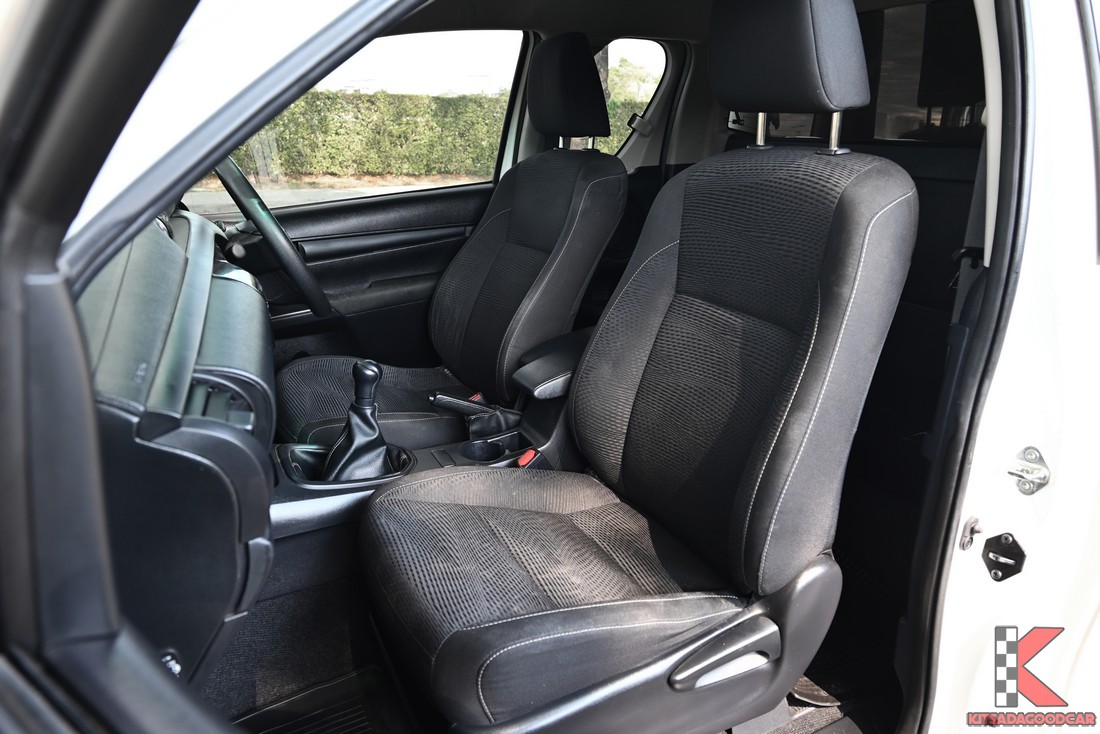 
								Toyota Revo CARGO 6209 full									