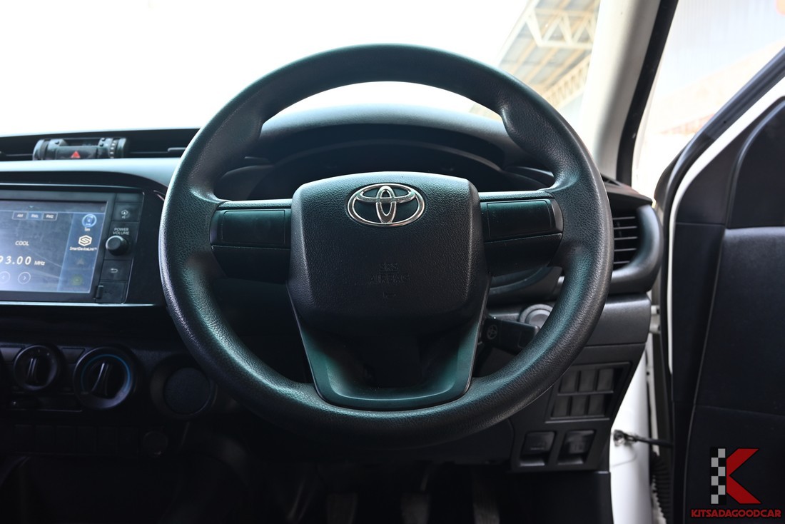 
								Toyota Revo CARGO 2679 full									