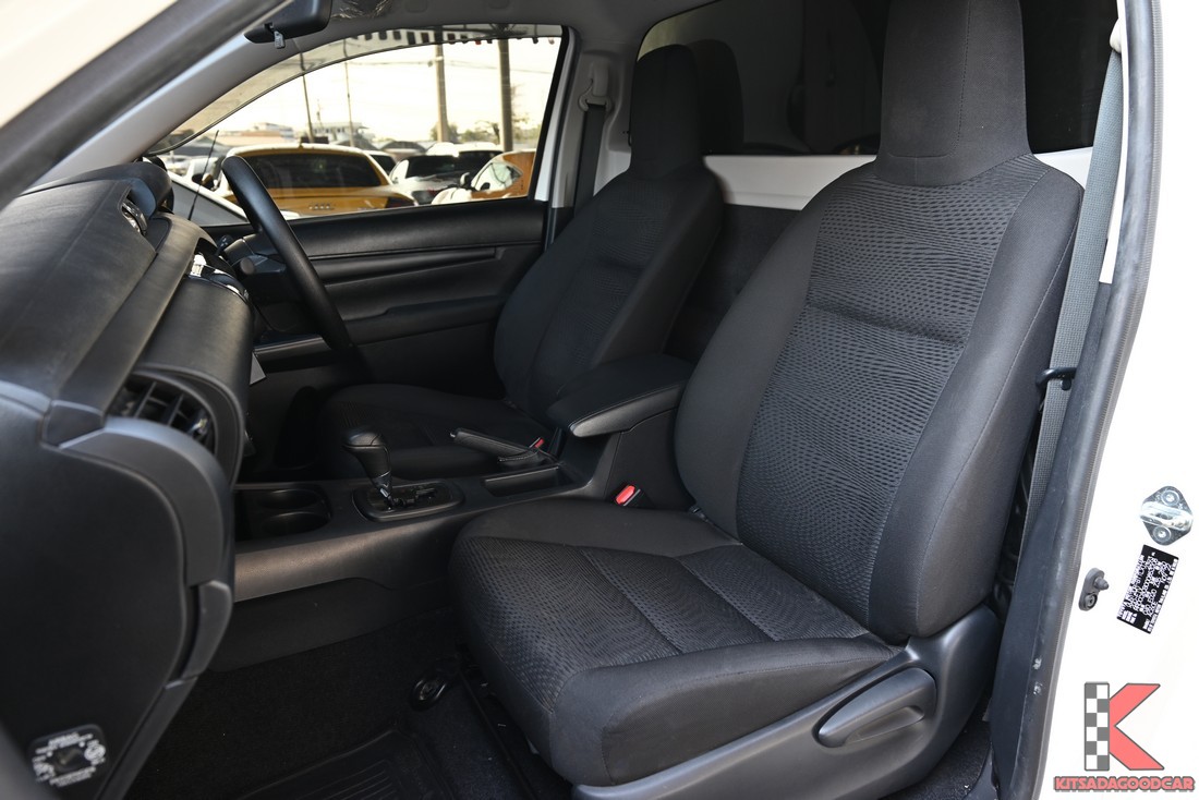 
								Toyota Revo MPC COOL 1987 full									